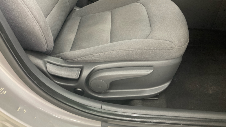 Hyundai IONIQ 1.6 GDi Hybrid Premium 5dr DCT Hybrid Hatchback